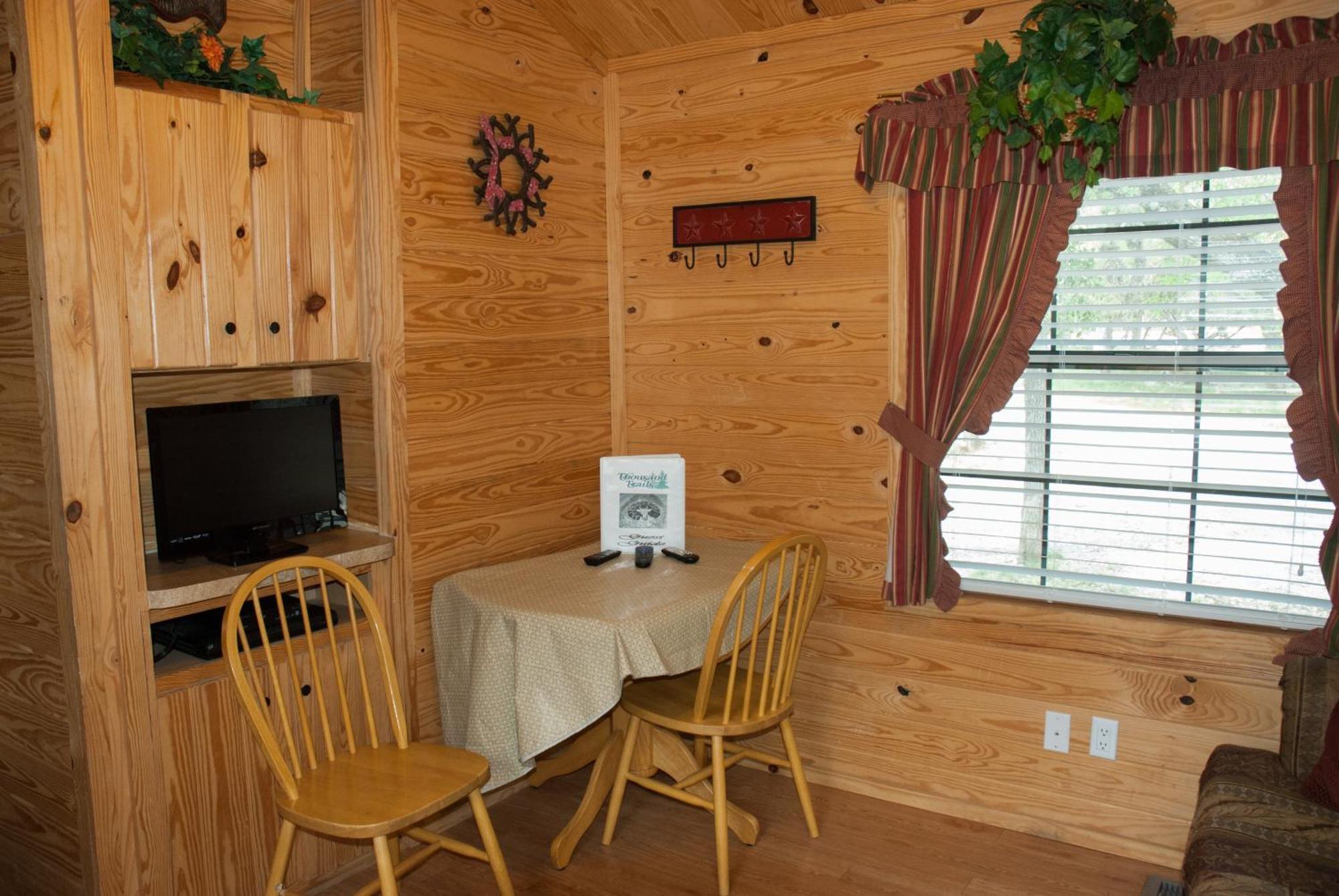 Medina Lake Camping Resort Cabin 3 Lakehills Buitenkant foto
